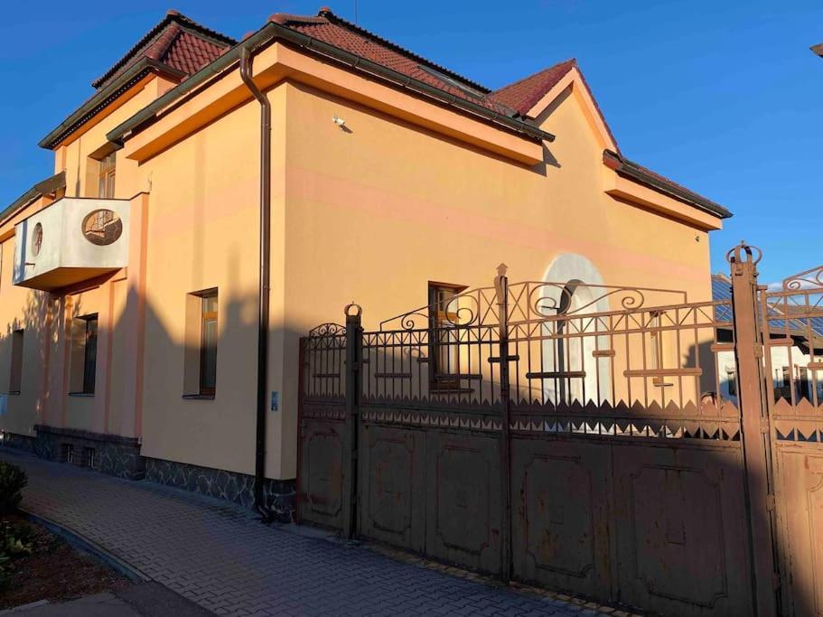 Apartmán B12 - Bohdanecska 12 Pardubice Exteriér fotografie